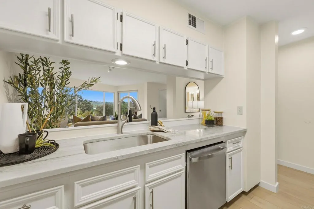 https://cdn.realtyfeed.com/cdn/127/306719208/d6e80d641b98e3f6b429da2a673d30a6.webp