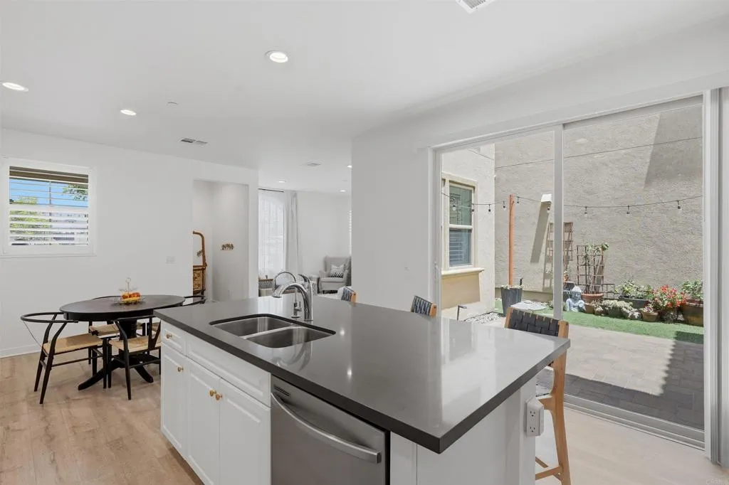 https://cdn.realtyfeed.com/cdn/127/306719234/6bebd2907444336dc3bb5dff447360ff.webp