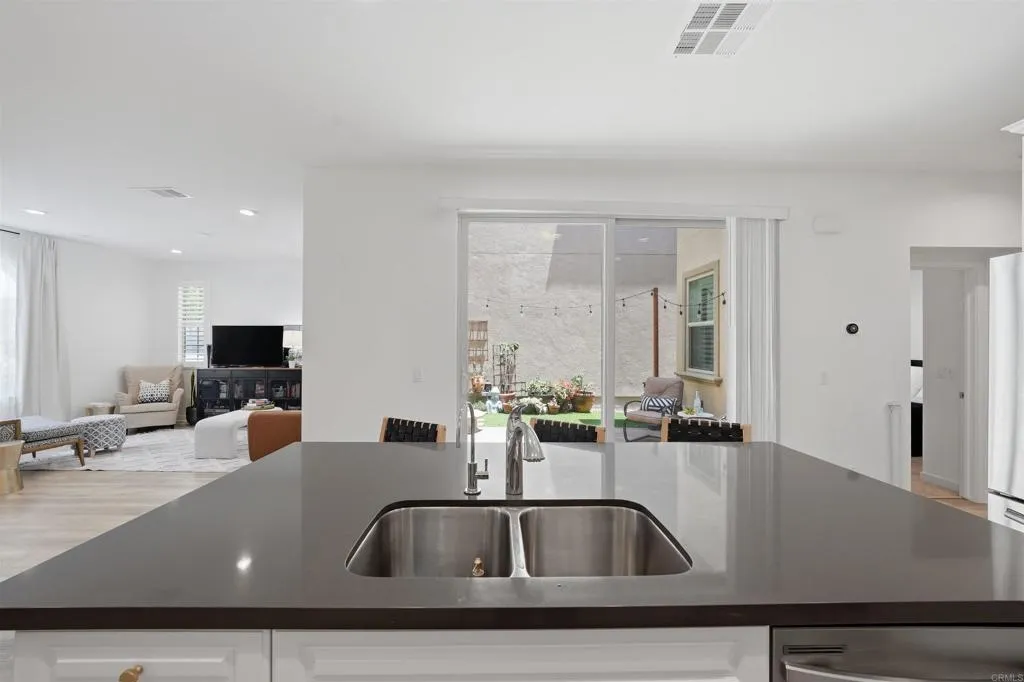 https://cdn.realtyfeed.com/cdn/127/306719234/ec6eb7216ca76138aae32d92db6c28ff.webp