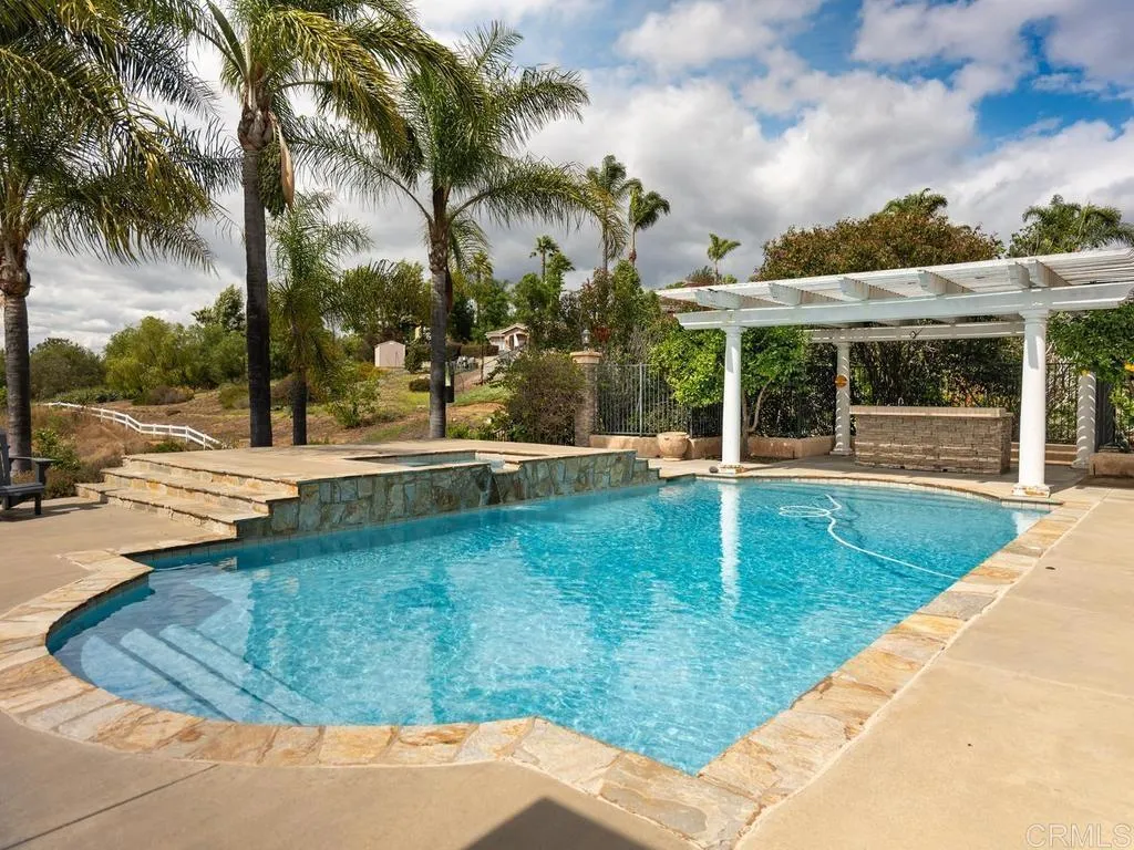 https://cdn.realtyfeed.com/cdn/127/306719237/32d5b18c5ea5c21edb529c8e4bfe4388.webp