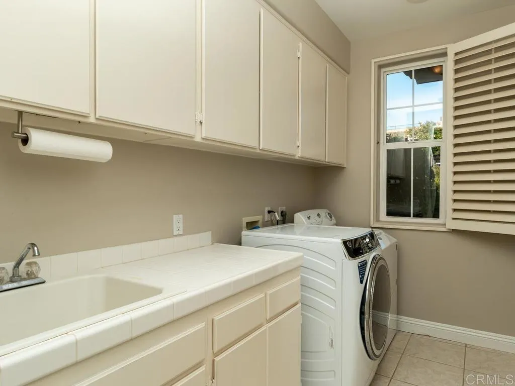 https://cdn.realtyfeed.com/cdn/127/306719237/818a2002cc2ad21d8022a560e95f65fe.webp