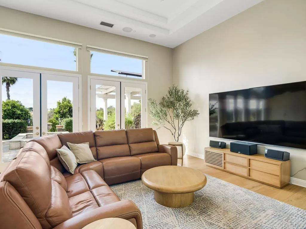 https://cdn.realtyfeed.com/cdn/127/306719237/915fa441428c89211c03e0fc5cf8a0f7.webp