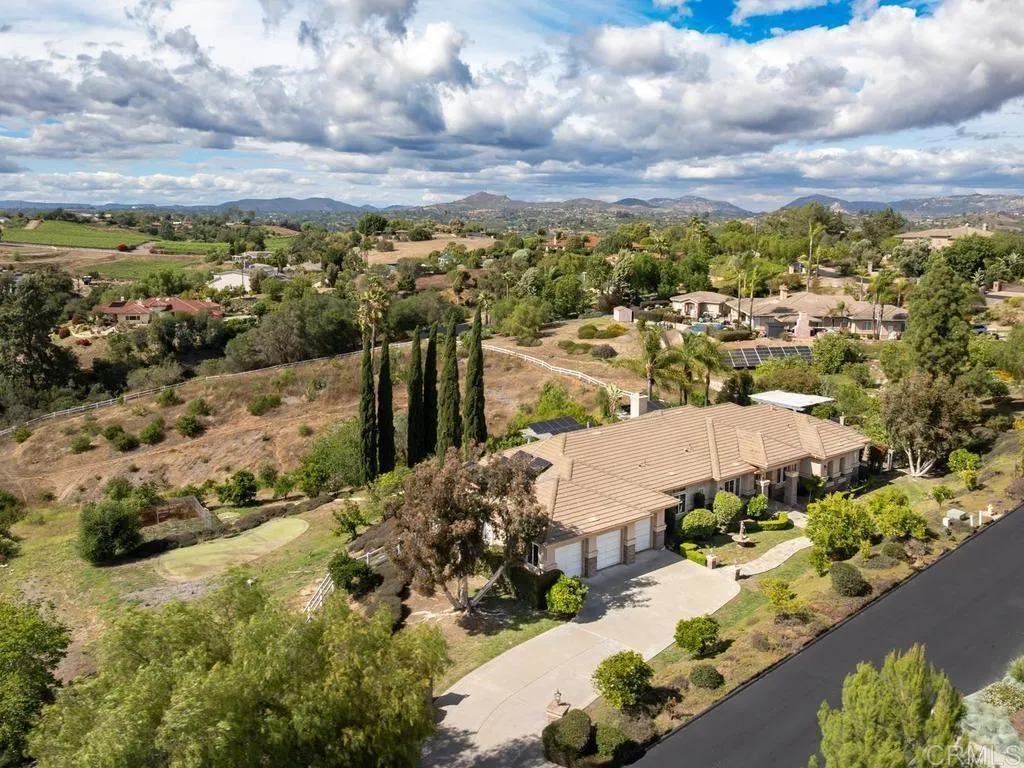 https://cdn.realtyfeed.com/cdn/127/306719237/93ec28f37d714a15619adf1b4db49842.webp