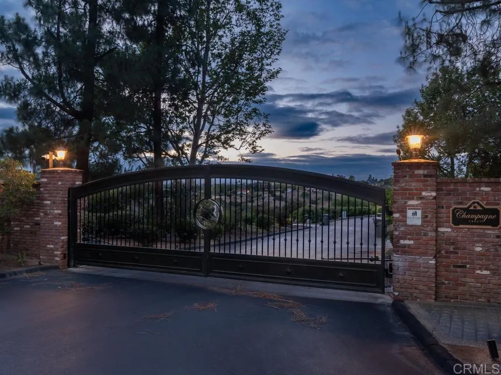 https://cdn.realtyfeed.com/cdn/127/306719237/e5818babf69108295e9ad61d75e0e914.webp