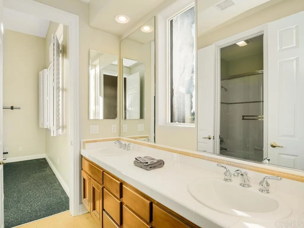 https://cdn.realtyfeed.com/cdn/127/306719237/f69c5065d2eb9abf03884b97f4652f62.webp