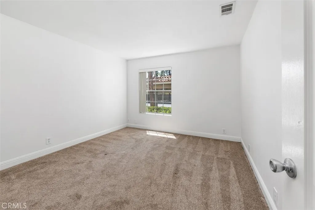 Photo #23: SW26104279 Listing: Photo #23