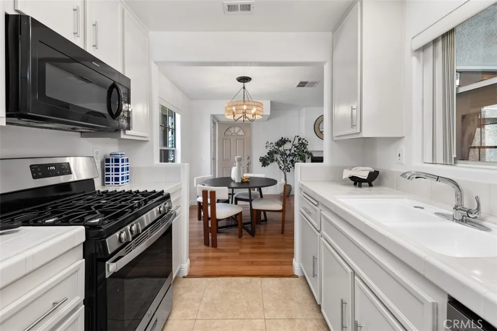 Photo #3: SW26104279 Listing: Photo #3