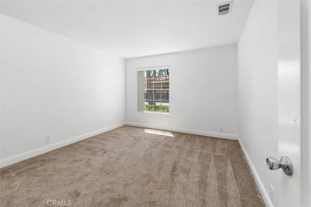 Photo #23: SW26104279 Listing: Photo #23