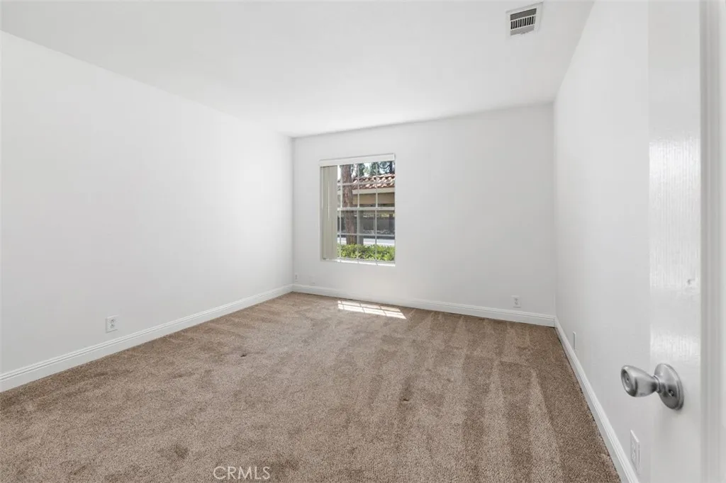 Photo #23: SW26104279 Listing: Photo #23