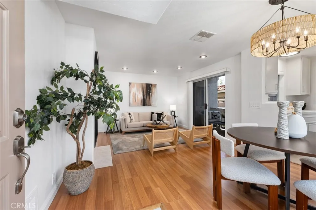 Photo #10: SW26104279 Listing: Photo #10