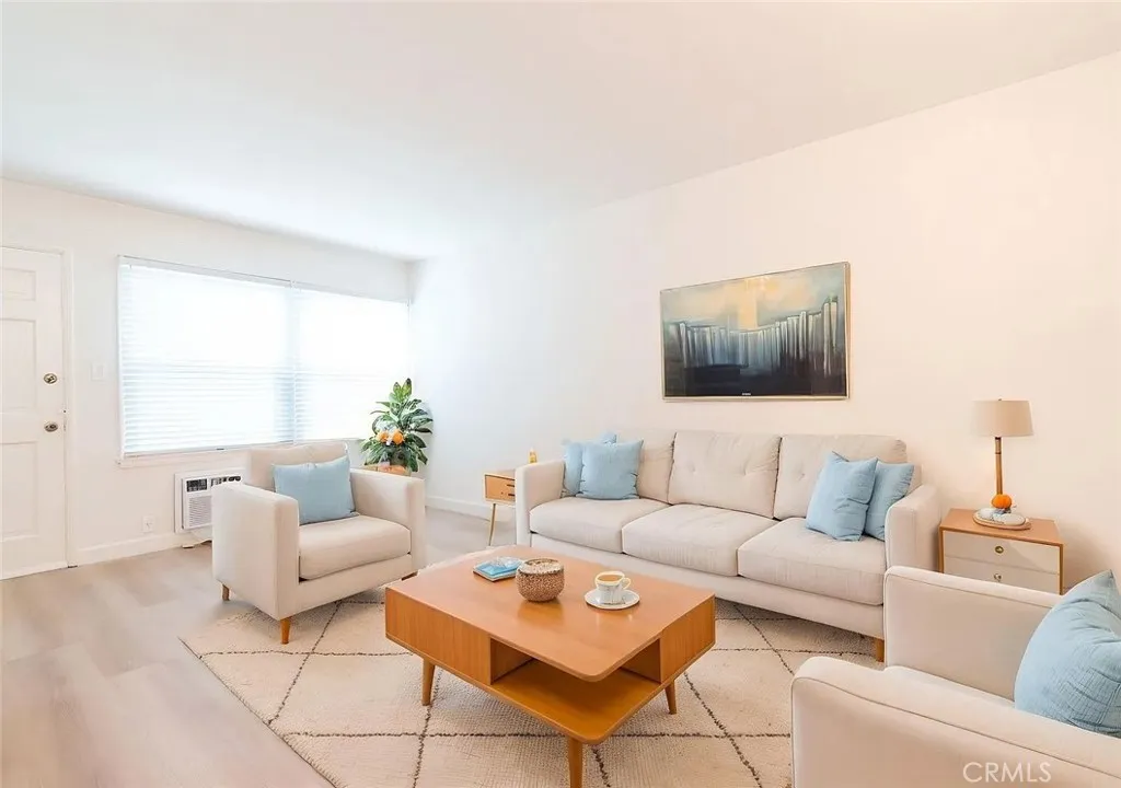 Sherman Oaks, CA 91423