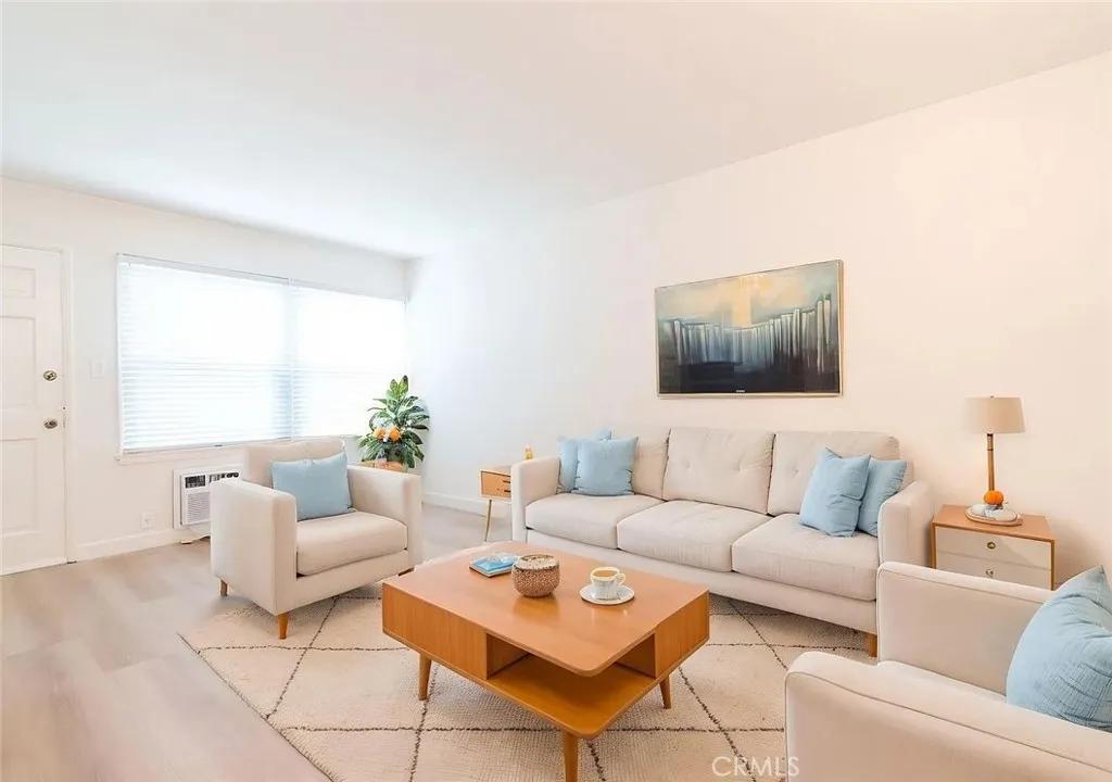 Sherman Oaks, CA 91423