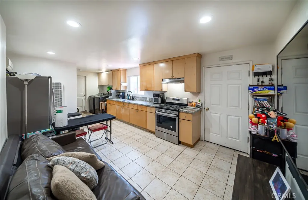 Valley Village, CA 91607