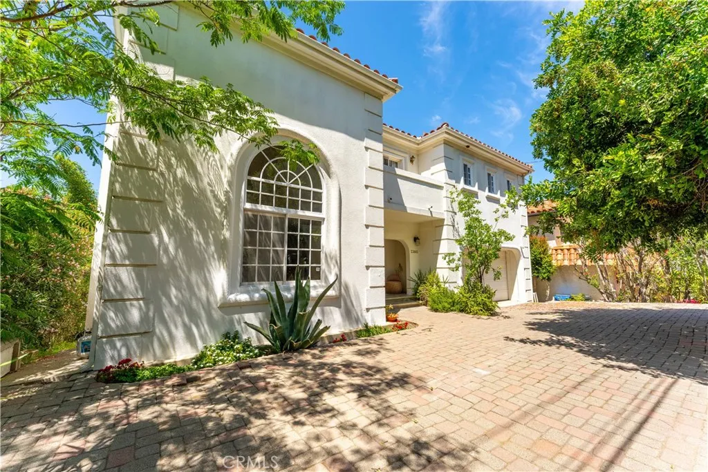 Calabasas, CA 91302