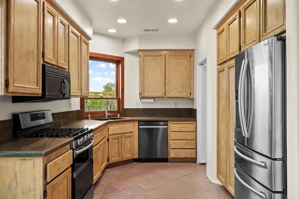 Photo #12: PTP2603731 Listing: Photo #12