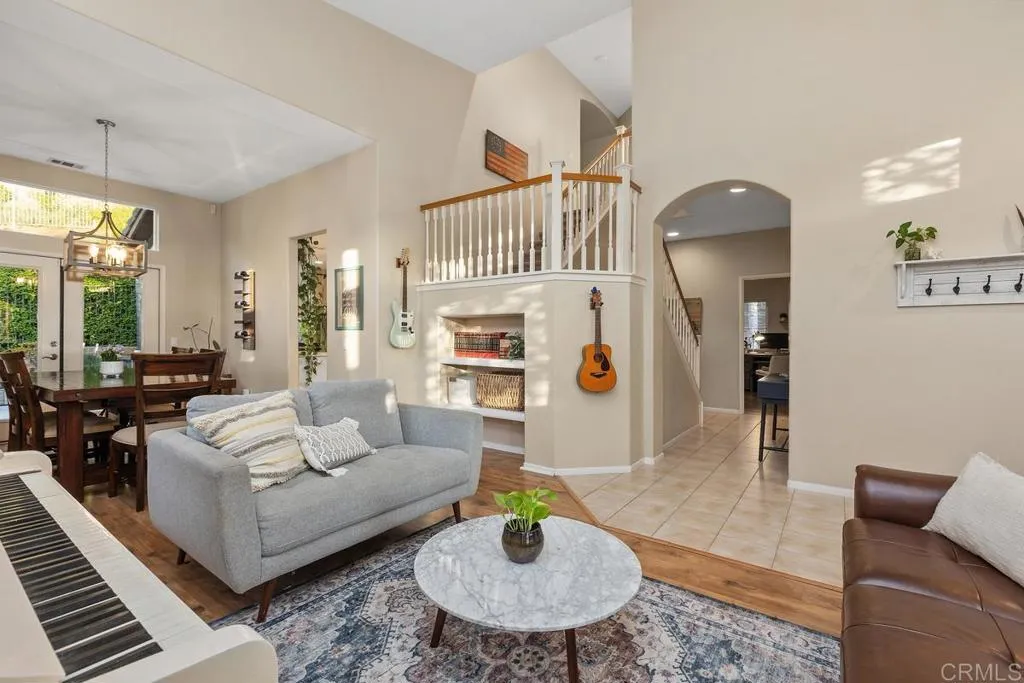 https://cdn.realtyfeed.com/cdn/127/306719312/8a5b7ba892e58bd49a33beee9eb513af.webp