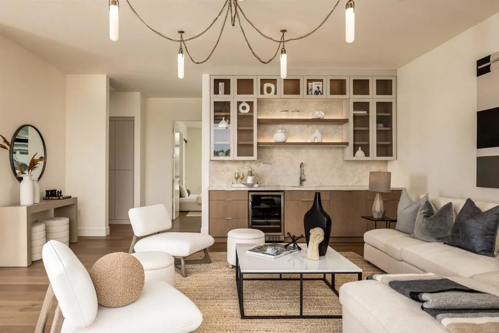https://cdn.realtyfeed.com/cdn/127/306719362/11308677acd9642f533eee78d3808a14.webp