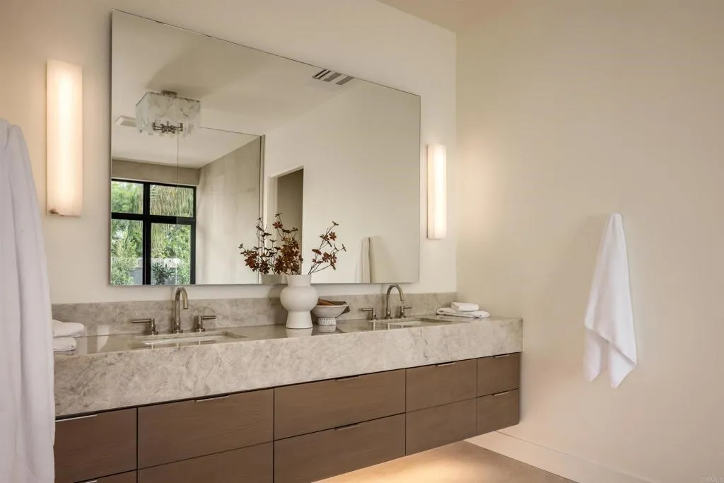 https://cdn.realtyfeed.com/cdn/127/306719362/46fc45c5a2a5c068db7c022c1350fadb.webp