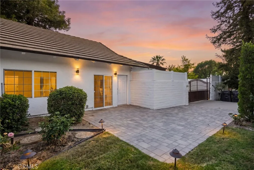 Porter Ranch, CA 91326