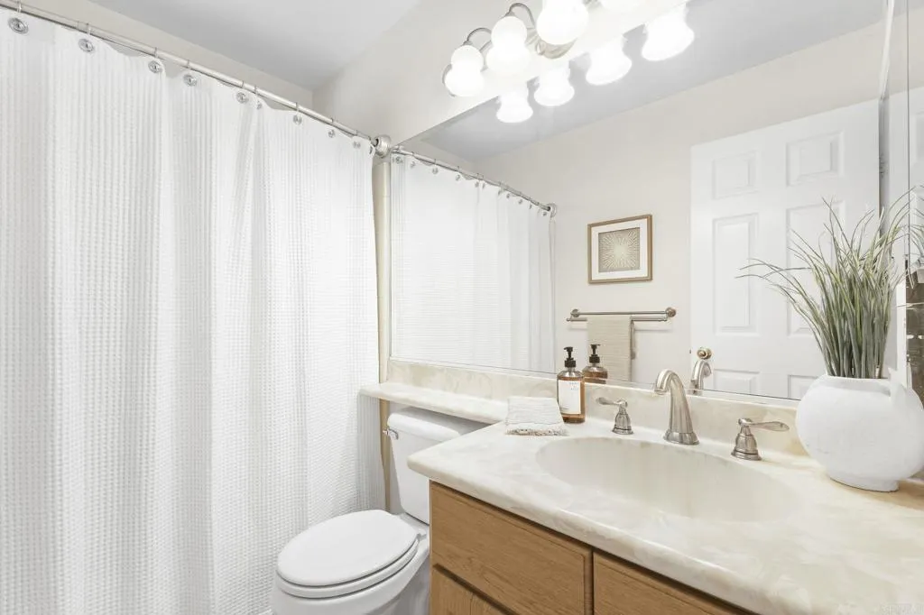 https://cdn.realtyfeed.com/cdn/127/306719443/350fc99108c5ef4fd284ee907beaaf3f.webp
