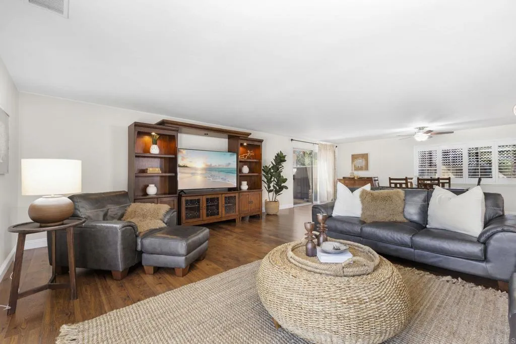 https://cdn.realtyfeed.com/cdn/127/306719443/fb4b4272f8675dd611a98320654dae66.webp