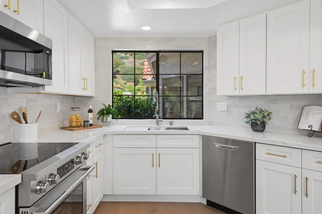 https://cdn.realtyfeed.com/cdn/127/306719489/0debdba78c73c2cce5797ebfe208c62b.webp