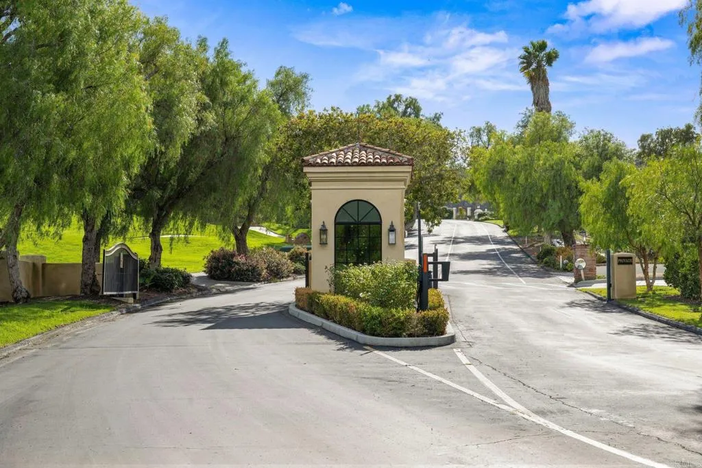 https://cdn.realtyfeed.com/cdn/127/306719489/94b0b2ef2a4229c31cf3560f0e4a89f7.webp