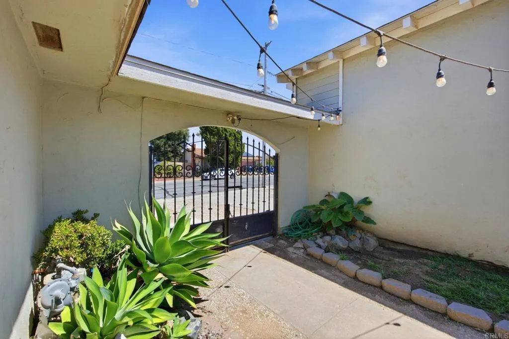 https://cdn.realtyfeed.com/cdn/127/306719505/a63cc7eab03b842768484cc1ebbabe03.webp