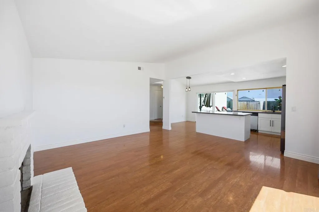 https://cdn.realtyfeed.com/cdn/127/306719505/b4411dfb34ab6157bddc15363b988dbc.webp