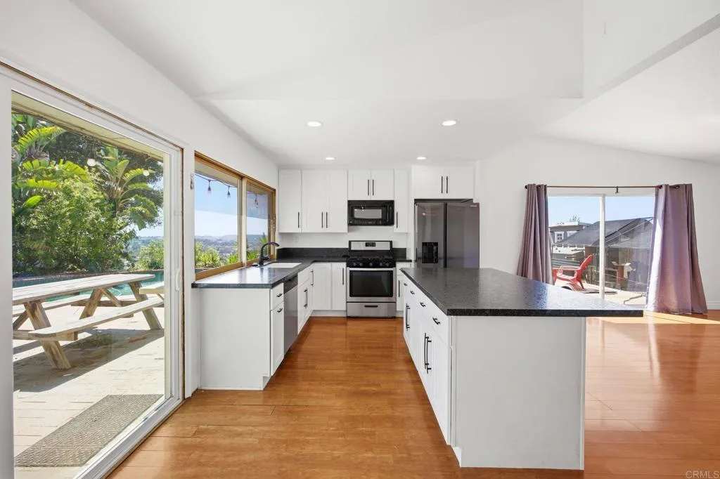 https://cdn.realtyfeed.com/cdn/127/306719505/cdd1920753c0a5c03a8a1fd7016e2e2b.webp
