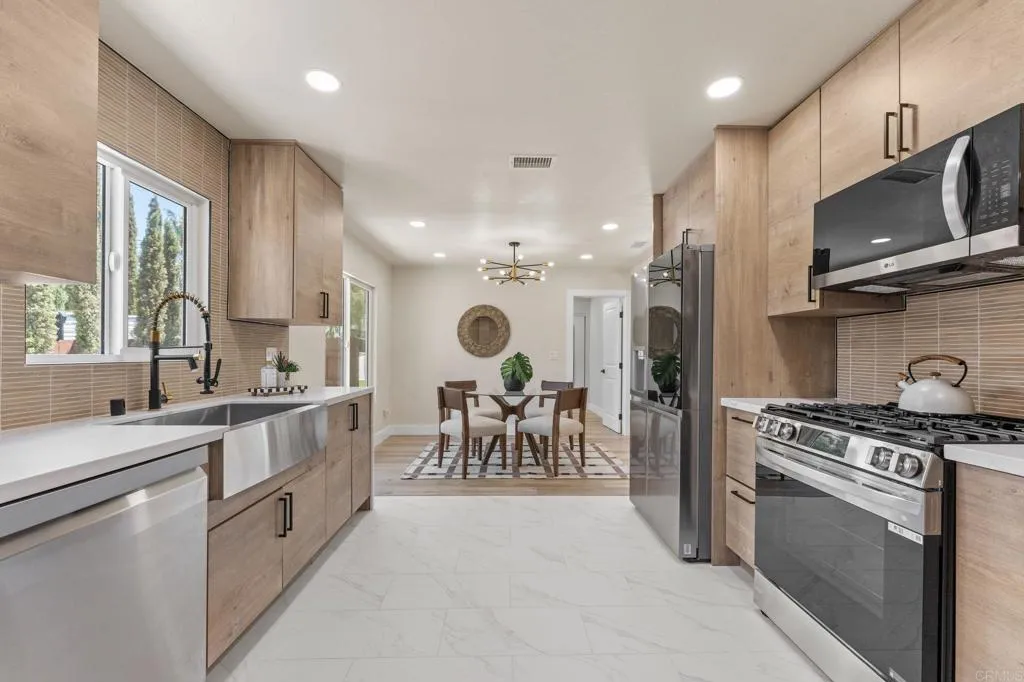 https://cdn.realtyfeed.com/cdn/127/306719521/de153ec70a983290e361bbebabc61e8f.webp