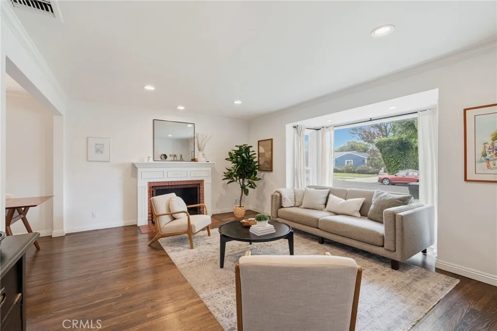 Sherman Oaks, CA 91411