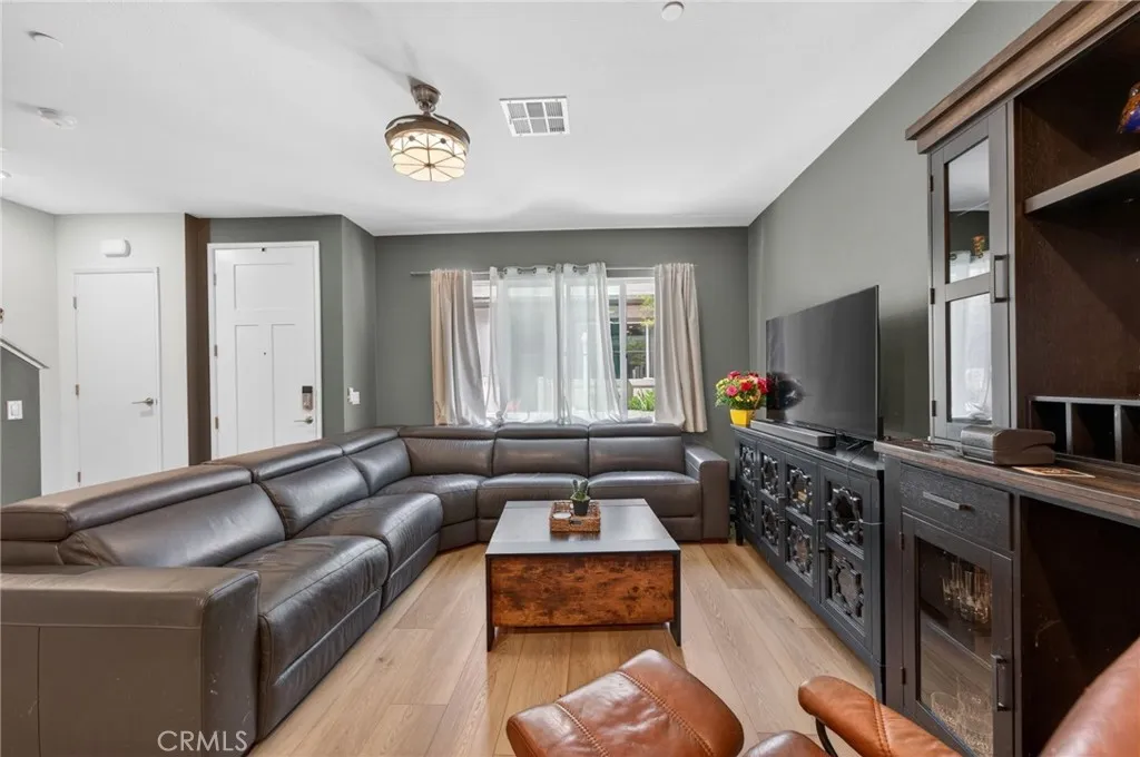 Photo #9: SW26105480 Listing: Photo #9