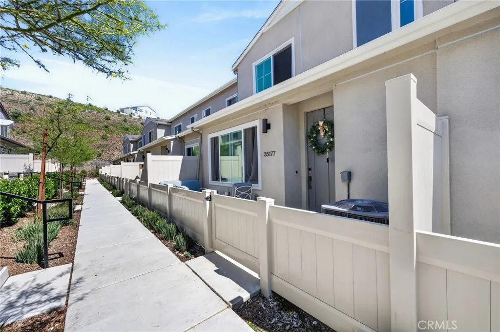 Photo #3: SW26105480 Listing: Photo #3