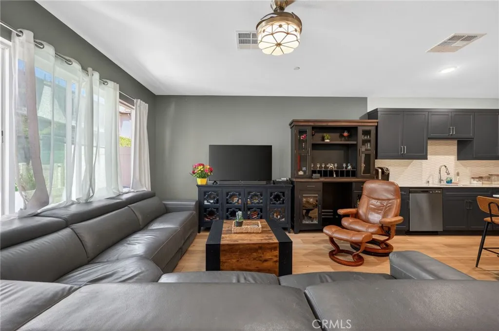 Photo #6: SW26105480 Listing: Photo #6
