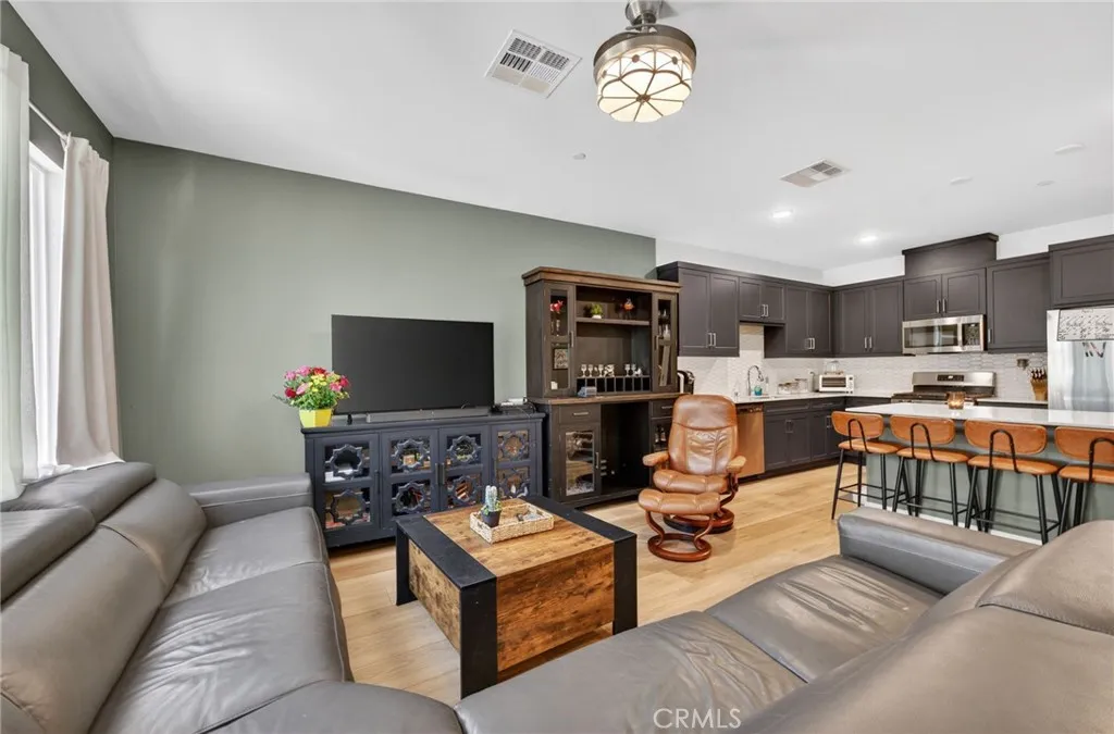 Photo #8: SW26105480 Listing: Photo #8