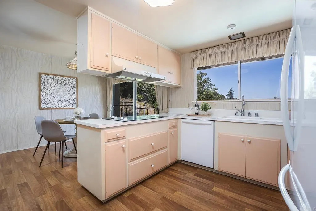https://cdn.realtyfeed.com/cdn/127/306719586/1b35aab7bd50e02af676f073809e0802.webp