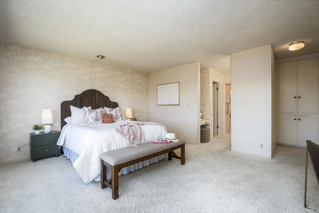 https://cdn.realtyfeed.com/cdn/127/306719586/2e866659379e4aacd98f579883206702.webp
