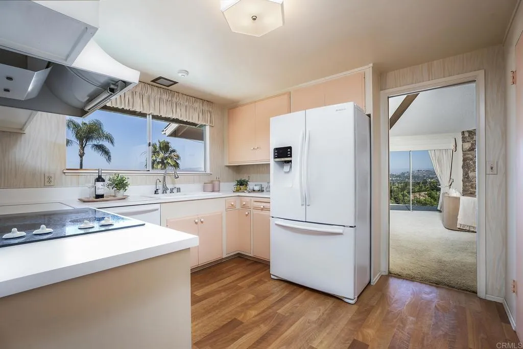https://cdn.realtyfeed.com/cdn/127/306719586/3896bd41356a4d46af8daa65669ca493.webp