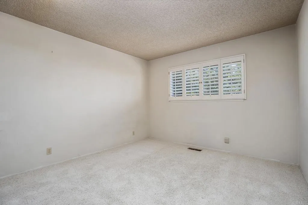 https://cdn.realtyfeed.com/cdn/127/306719586/6619f2565b662047cfdf698cfb43f359.webp