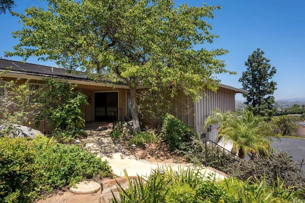 https://cdn.realtyfeed.com/cdn/127/306719586/84020cfcdd8c06f6cdade02fbc25e9ec.webp