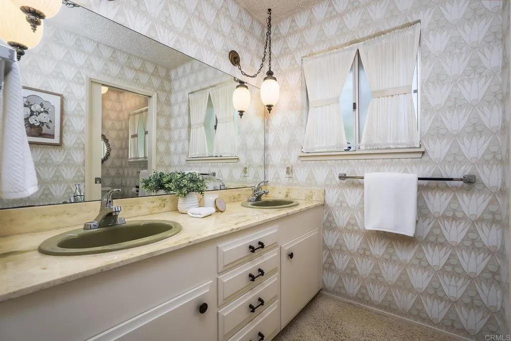 https://cdn.realtyfeed.com/cdn/127/306719586/93de5f56e411248e620bb8af188de0e6.webp