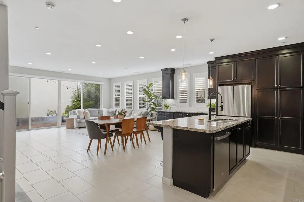 https://cdn.realtyfeed.com/cdn/127/306719601/43eb28f665a9df453c2cfd8d317ac781.webp