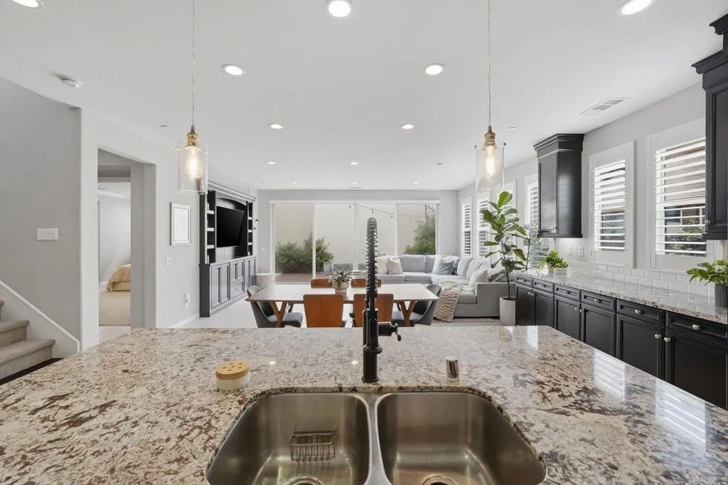 https://cdn.realtyfeed.com/cdn/127/306719601/492e535eaee9189b3ea7810b880d1ef3.webp