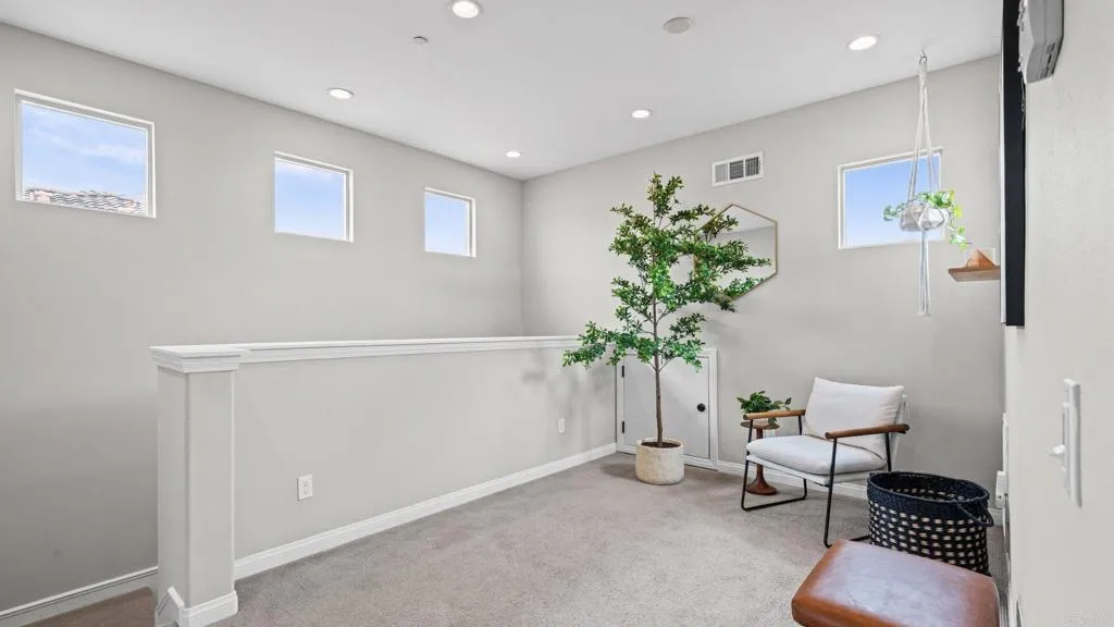 https://cdn.realtyfeed.com/cdn/127/306719601/c07b3ff1e6de460f5023b3beae230b8d.webp