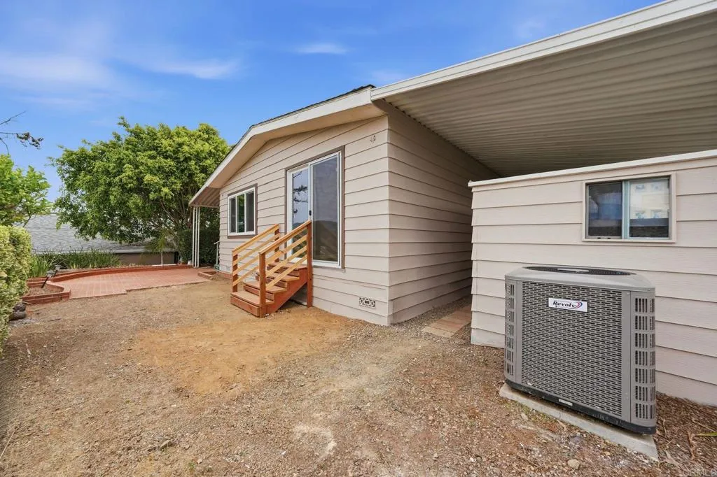 https://cdn.realtyfeed.com/cdn/127/306719653/2273fadfaddcde237453eb93b1d7ab04.webp