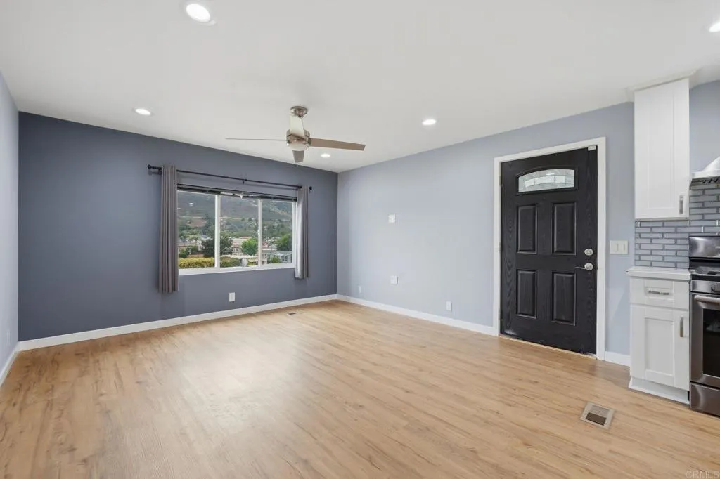 https://cdn.realtyfeed.com/cdn/127/306719653/32ad5e2d024c3363aec0d264002e3d32.webp