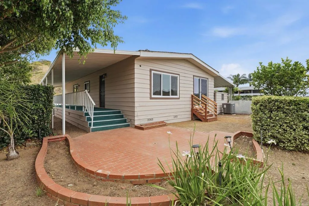 https://cdn.realtyfeed.com/cdn/127/306719653/37d71acf09c49f2fa6b08aa11d94573f.webp