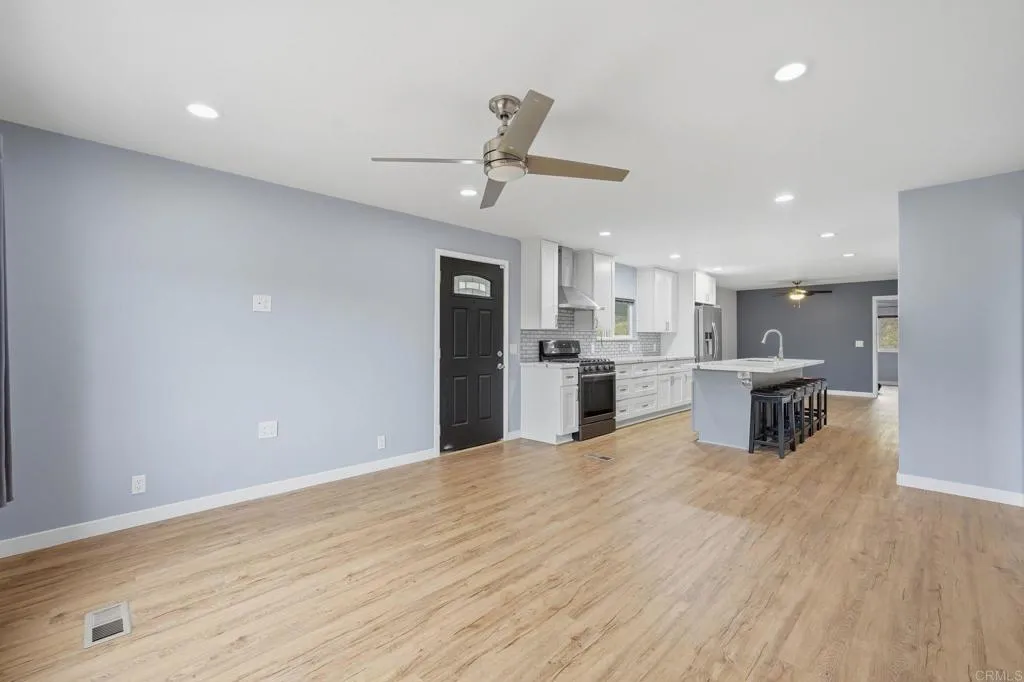 https://cdn.realtyfeed.com/cdn/127/306719653/8744fb4d24fdae163e2b8b3b3a8c70a5.webp