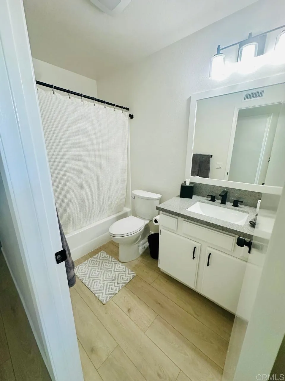 https://cdn.realtyfeed.com/cdn/127/306719677/2b9d4cf2d98b170e903566e4a9dabe34.webp